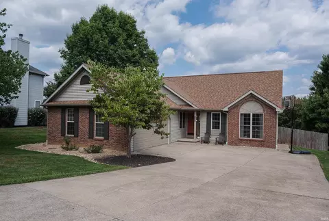 704 W Whitethorn Pl, Bloomington, IN 47403