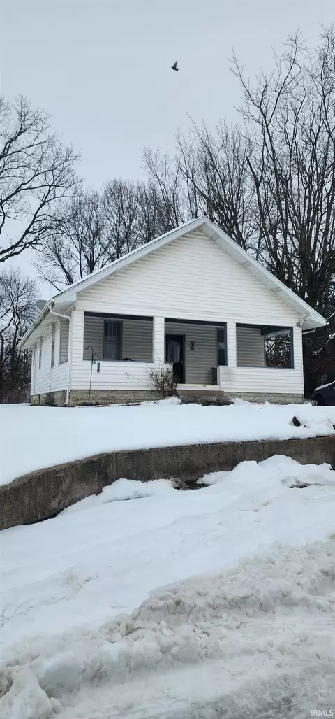 16 W Happy St, Freelandville, IN 47535