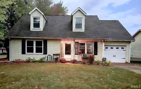 1807 Bonnie View Dr, Evansville, IN 47715