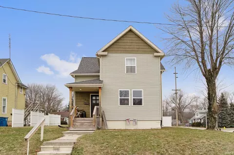 216 E 5th St, Auburn, IN 46706 photo 1