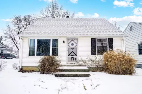 1528 Sinclair St, Fort Wayne, IN 46808