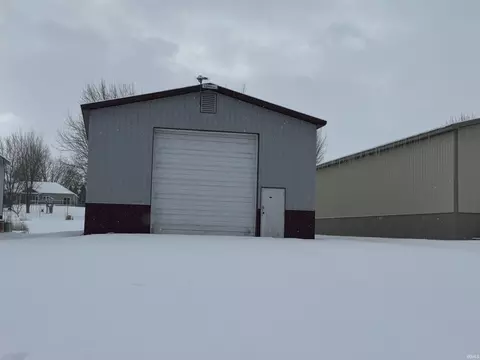 807 Lowell Rd, Rochester, IN 46975