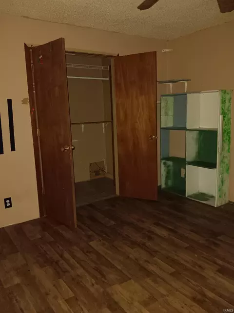 Bedroom - 100 E Village Dr, Sullivan, IN 47882 photo 2 of 3