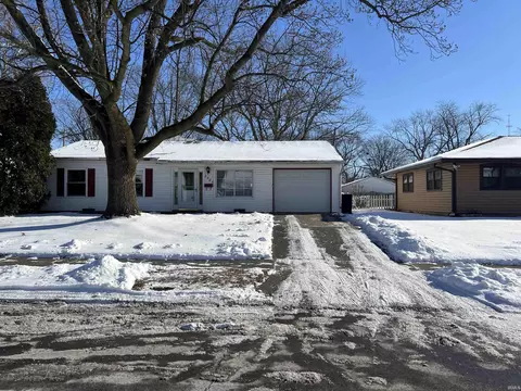 2305 Summerfield Dr, Lafayette, IN 47909