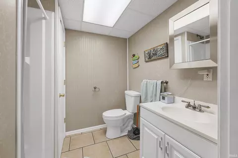 Bath - 1038 Second Ave, Jasper, IN 47546 photo 2 of 3