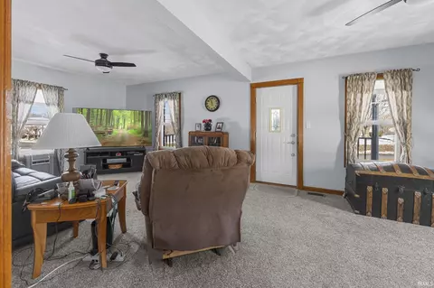 Entry Way - 1038 Second Ave, Jasper, IN 47546 photo 2 of 2