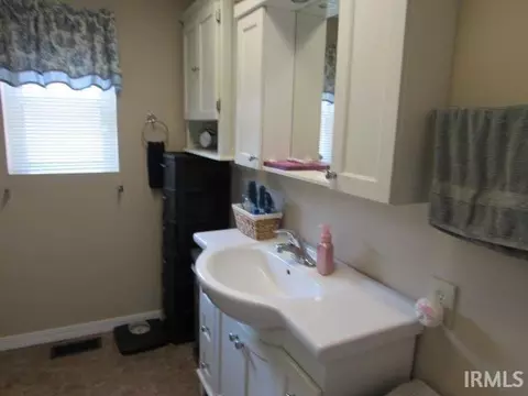 1028 E Third St, Mount Vernon, IN 47620 photo 13