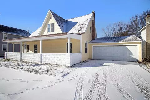 117 N Walnut St, Etna Green, IN 46524