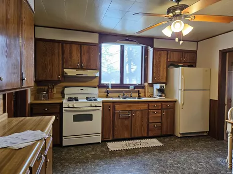 724 Adams St, Decatur, IN 46733 photo 3