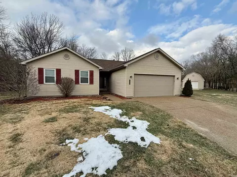 8620 Churchill Ct, Evansville, IN 47725