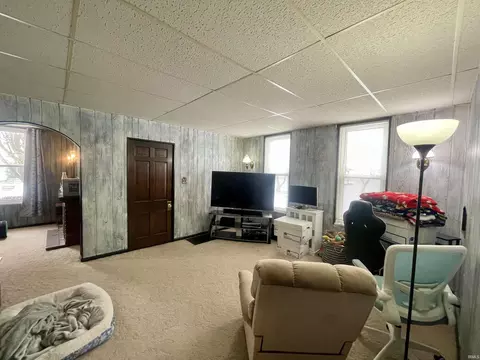 427 E 3rd St, Peru, IN 46970 photo 4