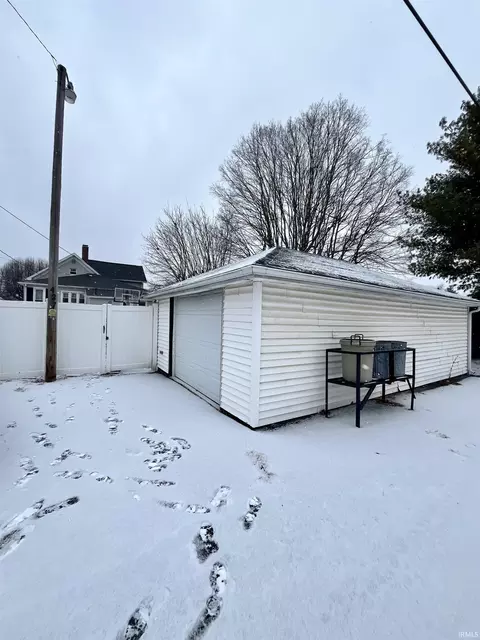 427 E 3rd St, Peru, IN 46970 photo 22