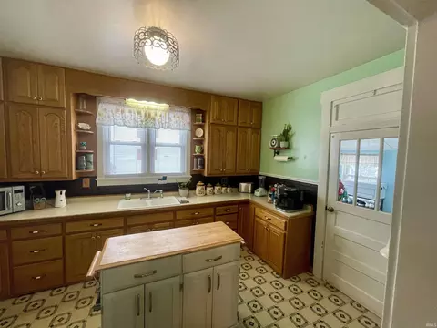 427 E 3rd St, Peru, IN 46970 photo 9