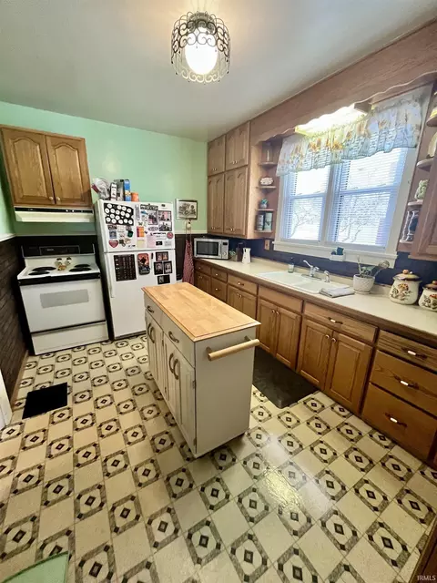 427 E 3rd St, Peru, IN 46970 photo 8