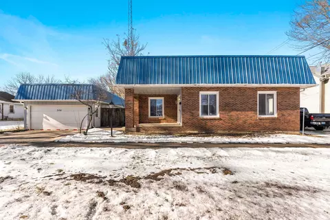 306 S Main St, Claypool, IN 46510
