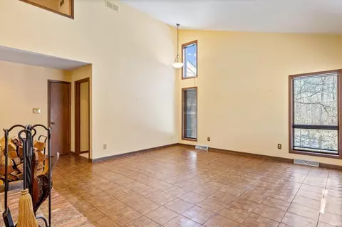 Living - 3116 N Ramble Rd E, Bloomington, IN 47408 photo 3 of 5