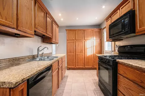 1430 E Fox St, South Bend, IN 46613 photo 6