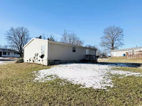 316 Maple St, Walkerton, IN 46574 photo 5