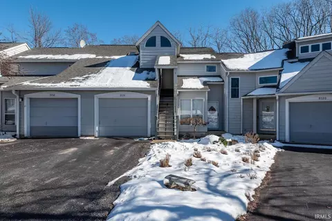 9728 S Bay Pointe Ln, Bloomington, IN 47401
