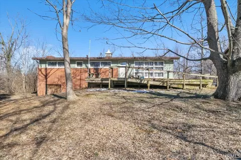 2042 Folsomville Rd, Boonville, IN 47601