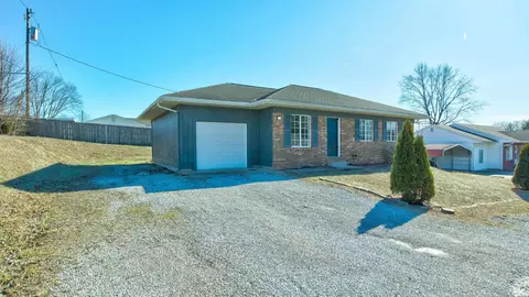 201 Spruce Ln, Dale, IN 47523