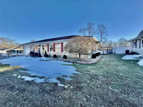 2840 Hillside Dr, Bedford, IN 47421 photo 2