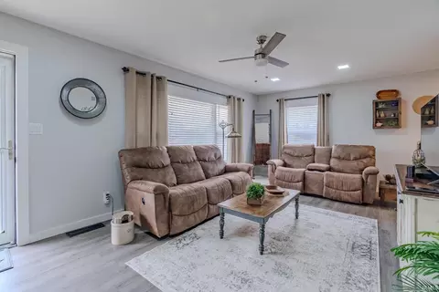1210 Willard Dr, Wabash, IN 46992 photo 3
