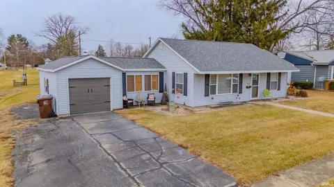 1210 Willard Dr, Wabash, IN 46992 photo 2