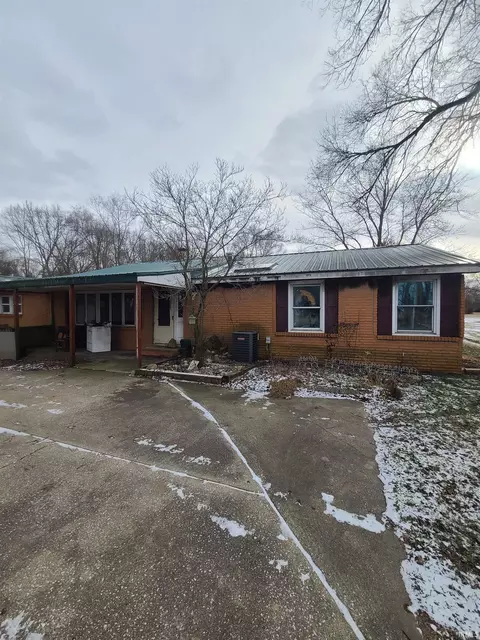 22172 County Road 104, Elkhart, IN 46514