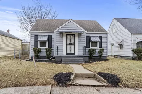 4220 Avondale Dr, Fort Wayne, IN 46806