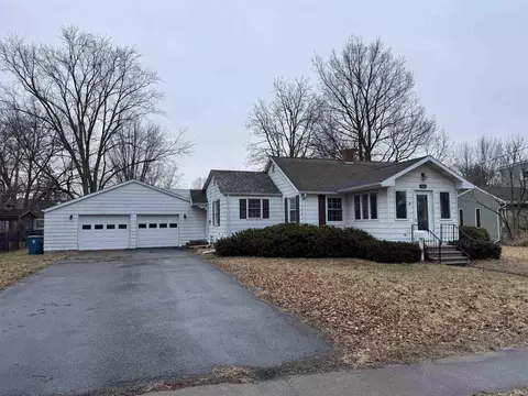 612 E 5th St, North Manchester, IN 46962