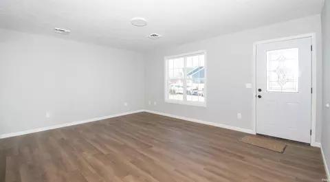 301 Wright St, Ligonier, IN 46767 photo 4