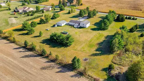 5604 Hamilton Rd, Yoder, IN 46798 photo 2
