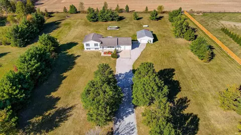 5604 Hamilton Rd, Yoder, IN 46798 photo 4