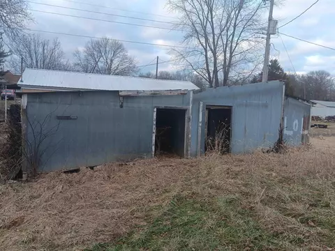 Exterior - 7775 E Church St, Dugger, IN 47848 photo 2 of 2