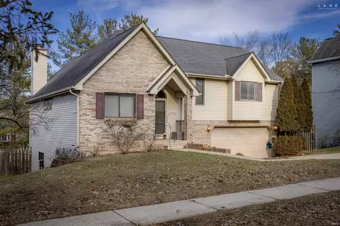 2409 E Oakmont Dr, Bloomington, IN 47401 photo 2