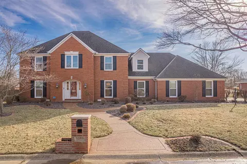 8201 Carolwood Dr, Evansville, IN 47715