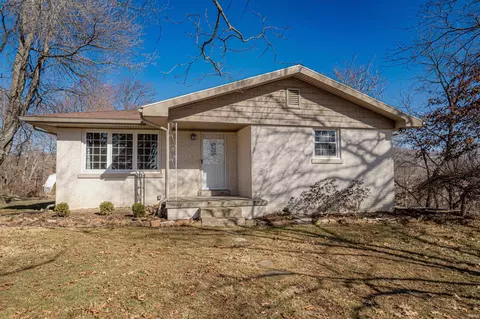 5701 Bridgeview Dr, Evansville, IN 47712