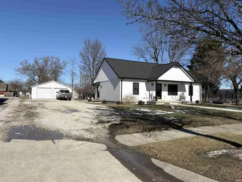 410 NW H St, Linton, IN 47441
