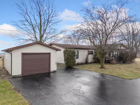 6922 S 1000 W, Mentone, IN 46539
