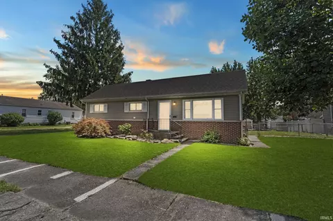 2424 Clara Ave, Fort Wayne, IN 46805