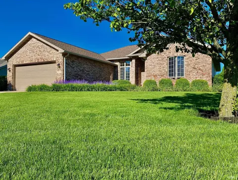 3108 S Paule Dr, Yorktown, IN 47396