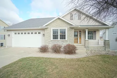 2313 Brookview Dr, Warsaw, IN 46580