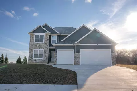 3680 N Arlington Ct, Warsaw, IN 46582
