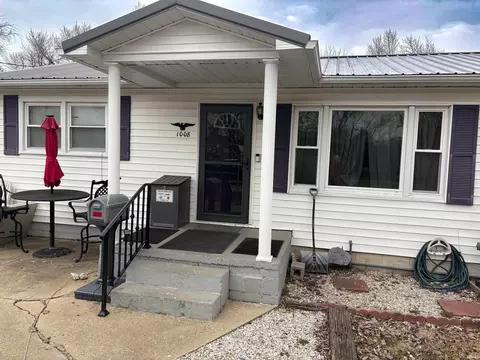 1008 Emerson St, Princeton, IN 47670
