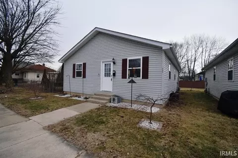 909 Rowe St, Frankfort, IN 46041