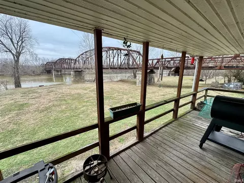 503 W Catt St, Hazleton, IN 47640 photo 3