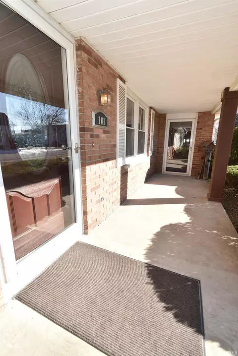 101 E 3rd St, Fowler, IN 47944 photo 2