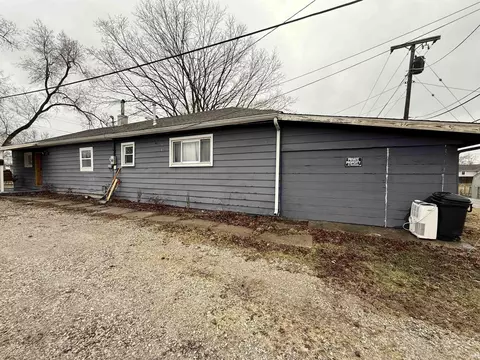 537 E Main St, Butler, IN 46721 photo 4