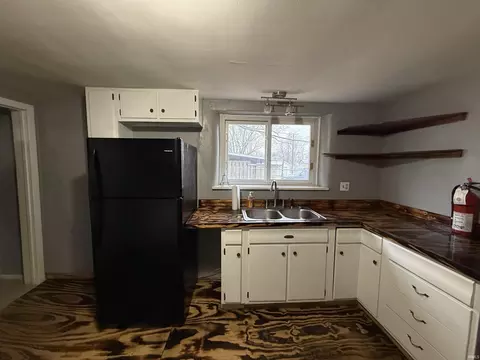 537 E Main St, Butler, IN 46721 photo 12